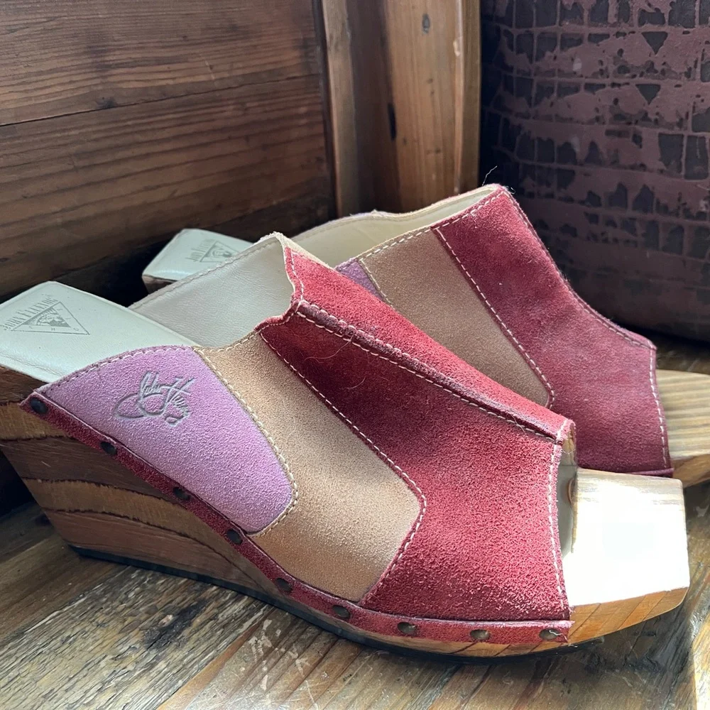 John Fluevog Red Pink Tan Suede Wedge Sandals - Picture 1 of 4